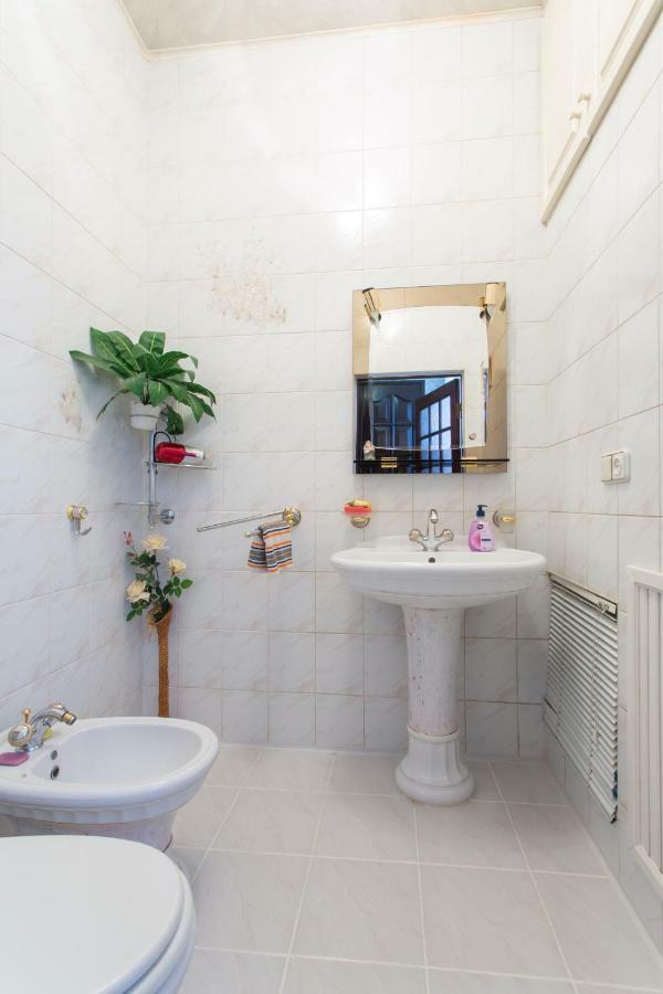 Apartment In The Center Of Kharkiv Eksteriør billede