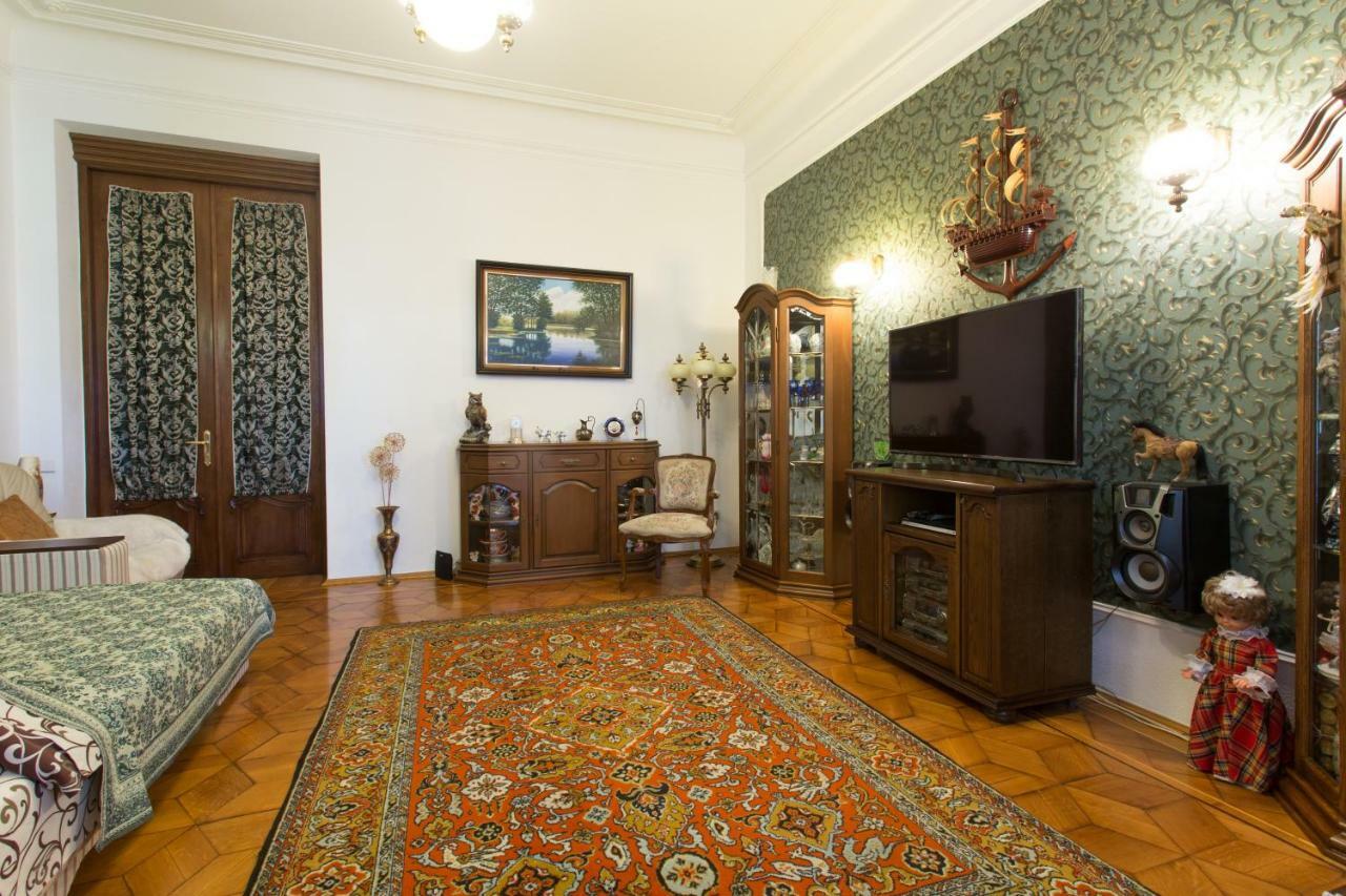 Apartment In The Center Of Kharkiv Eksteriør billede